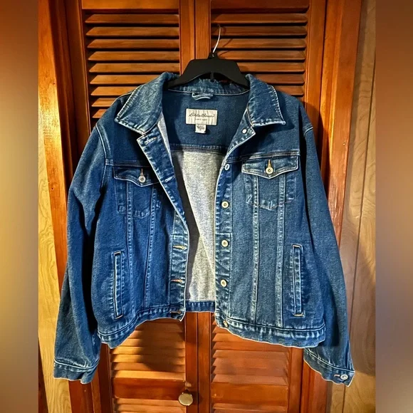 Eddie Bauer - Women’s XL Denim Jacket. New without tags - Picture 3 of 4